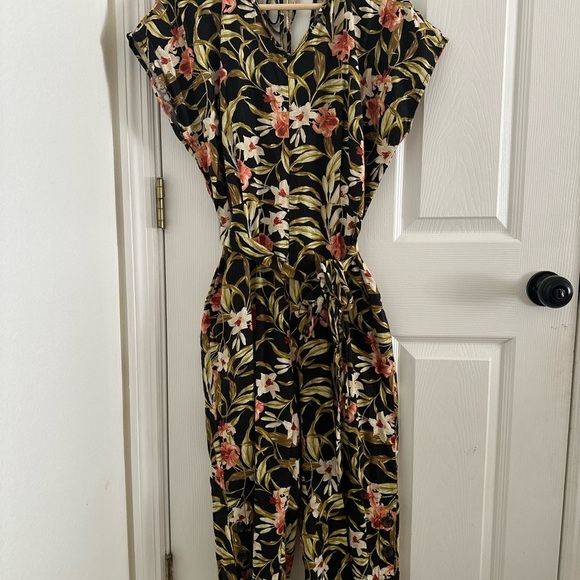 Kensie Floral Jumpsuit with Tie Back - Picture 2 of 5